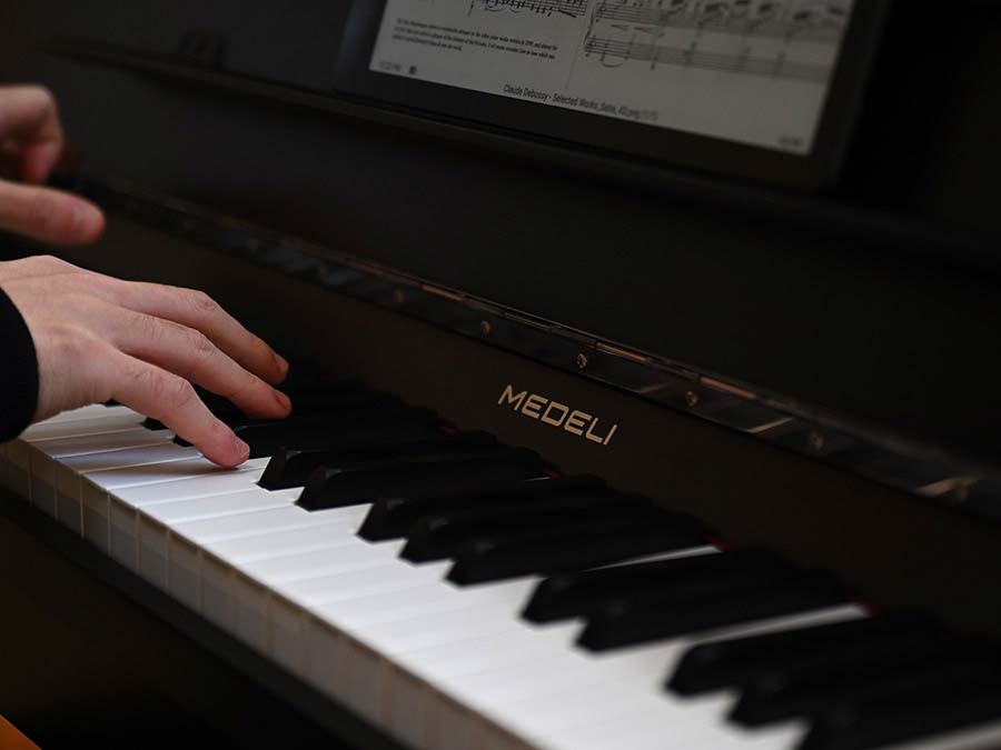 Medeli UP-605 zwart