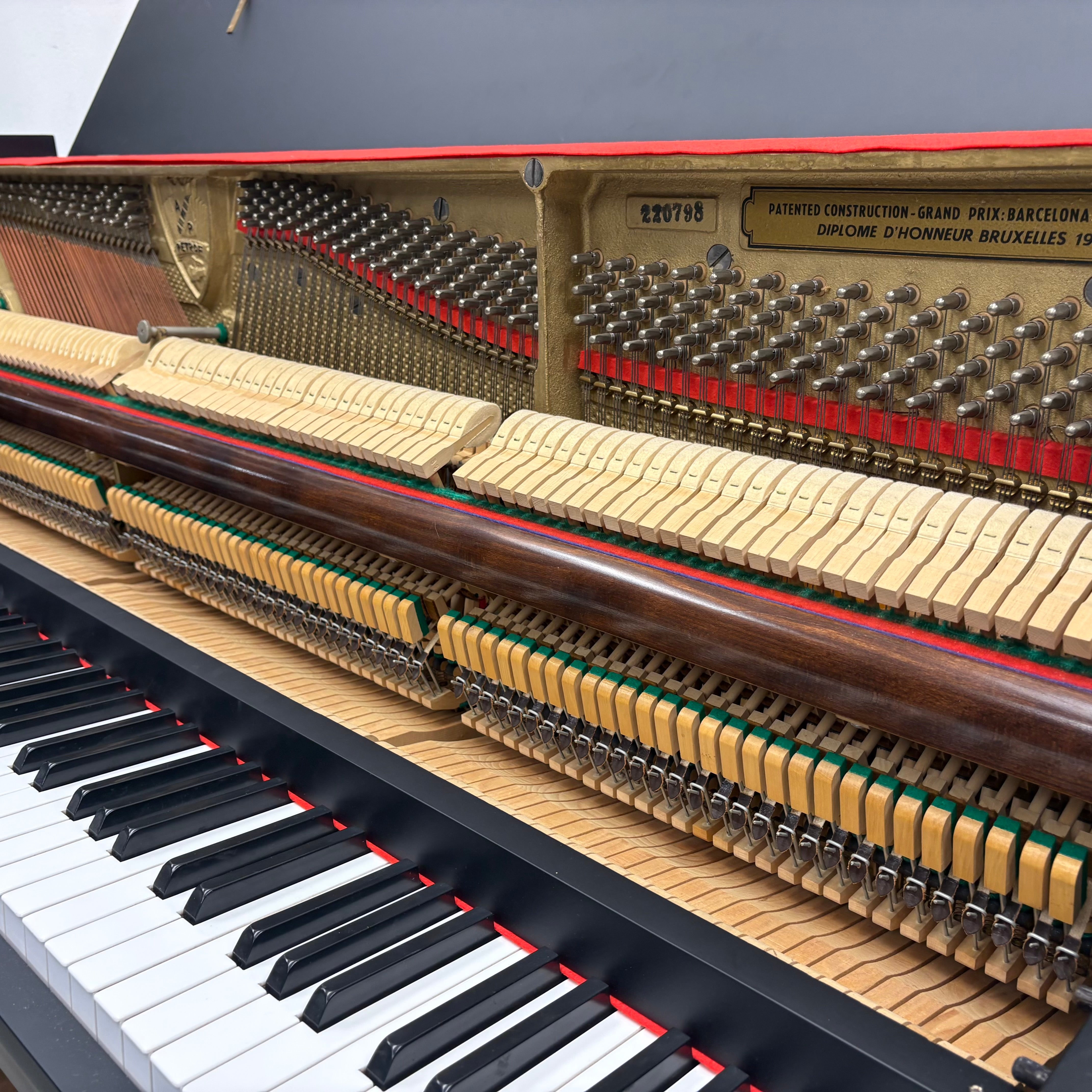 Petrof 103 piano (1975)