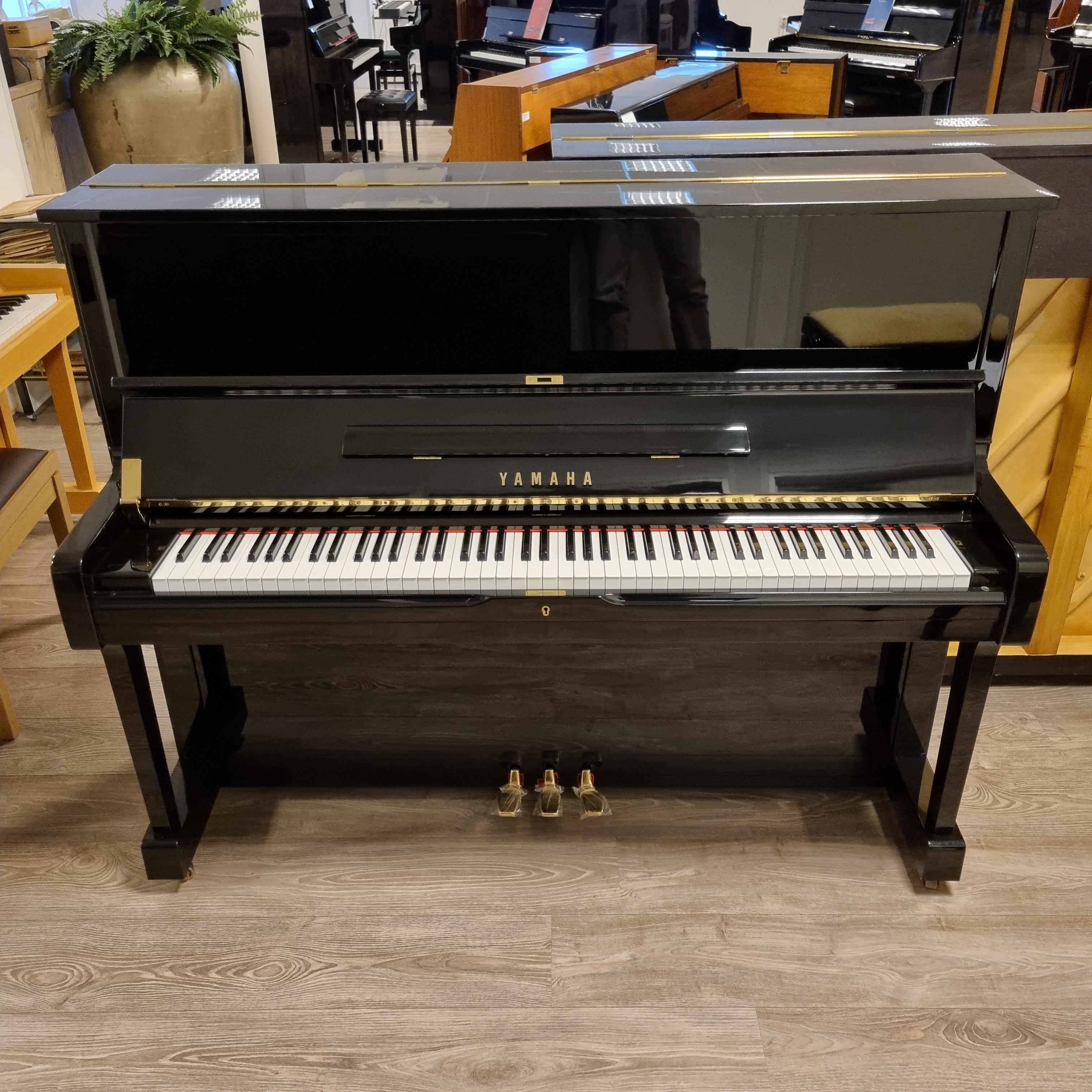 Piano Yamaha U1H (1973)