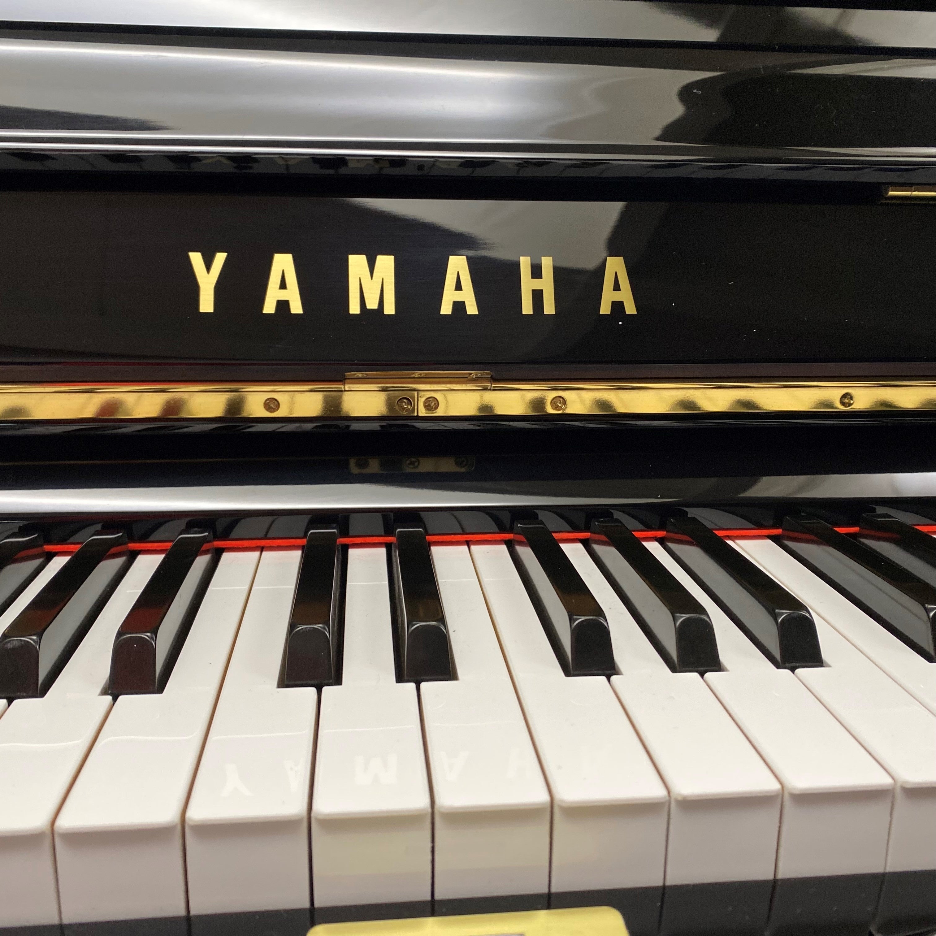 Piano Yamaha U1H (1975)