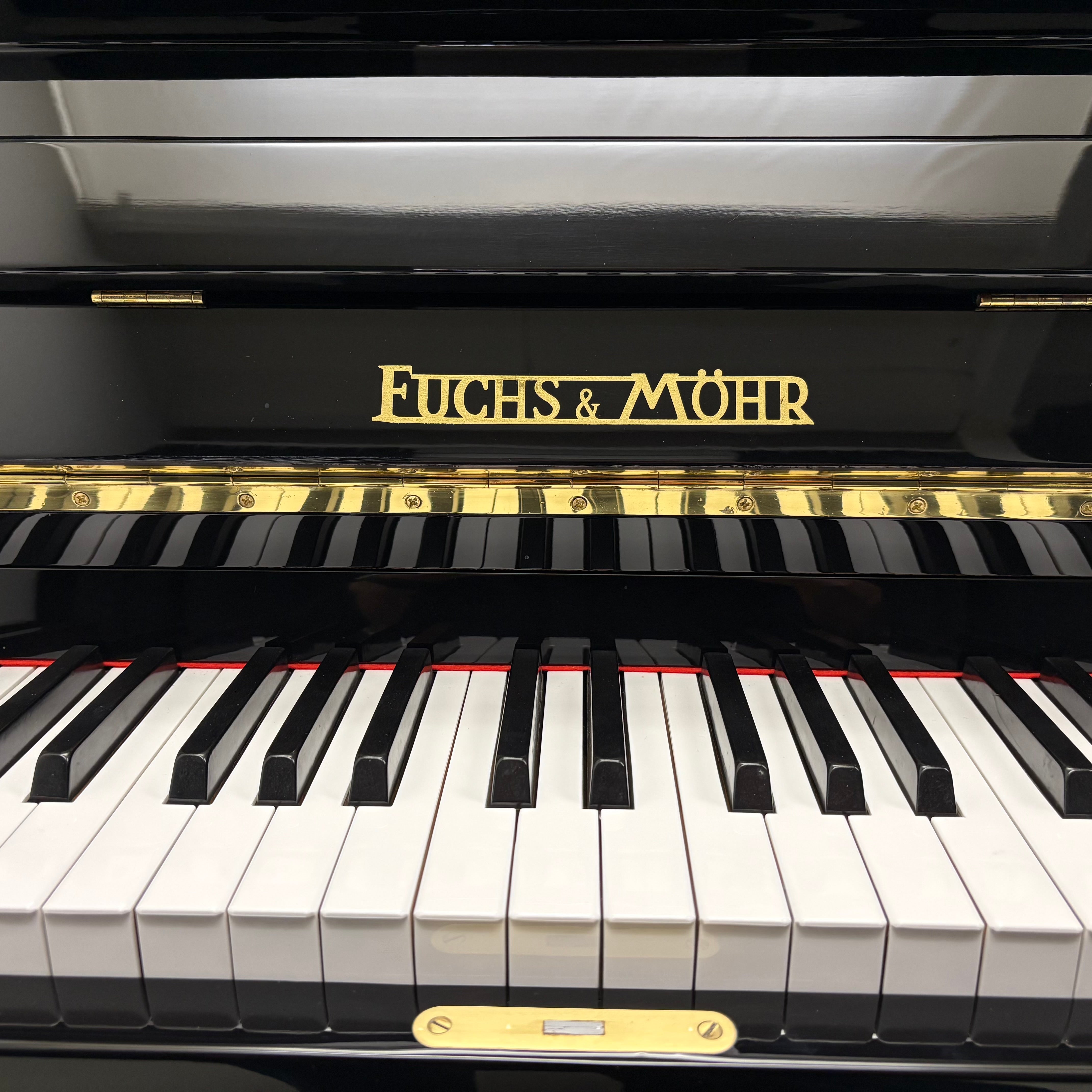 Fuchs & Möhr 110 Piano Black High Gloss (1961) – Bol Pianos