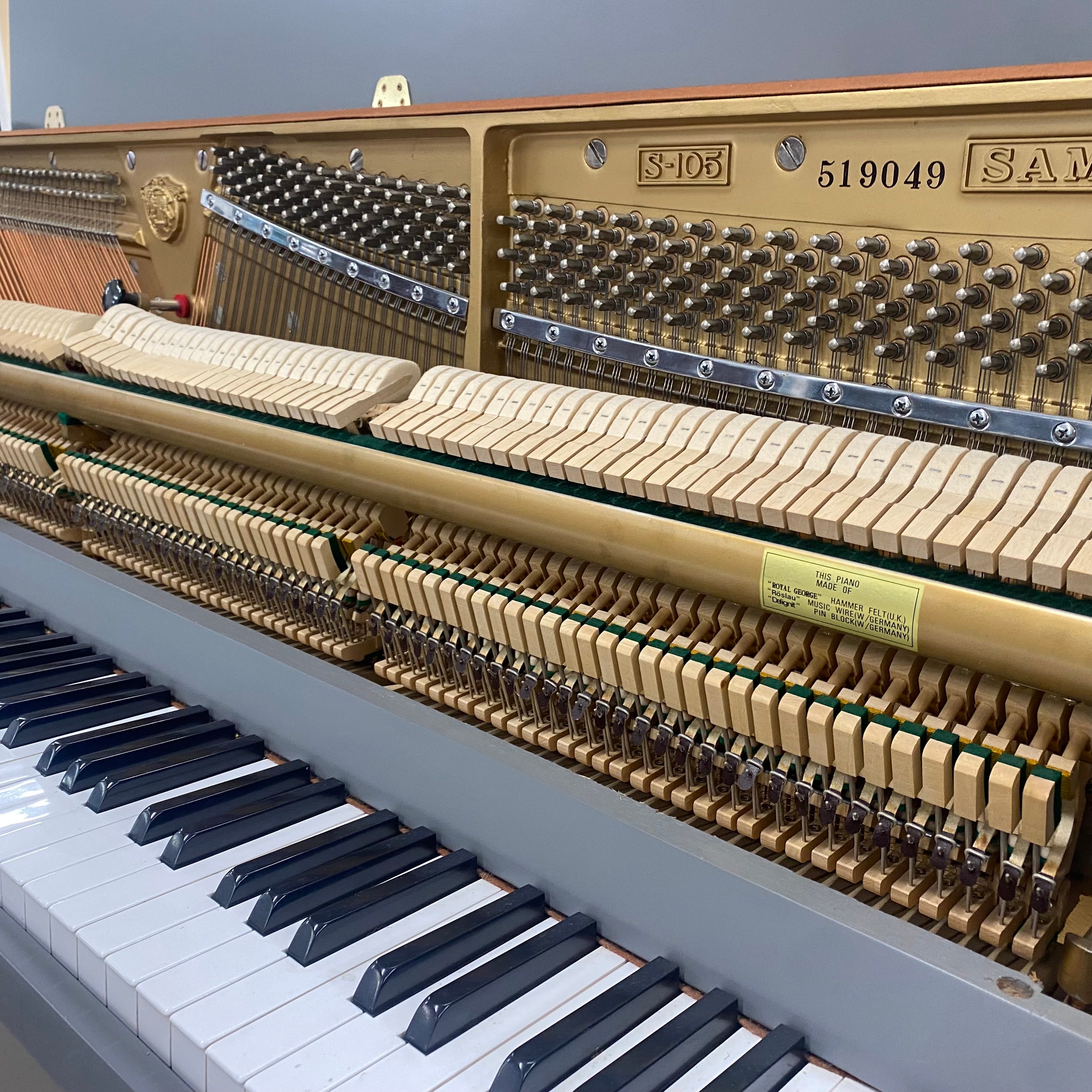 Samick S-105 piano (1985)