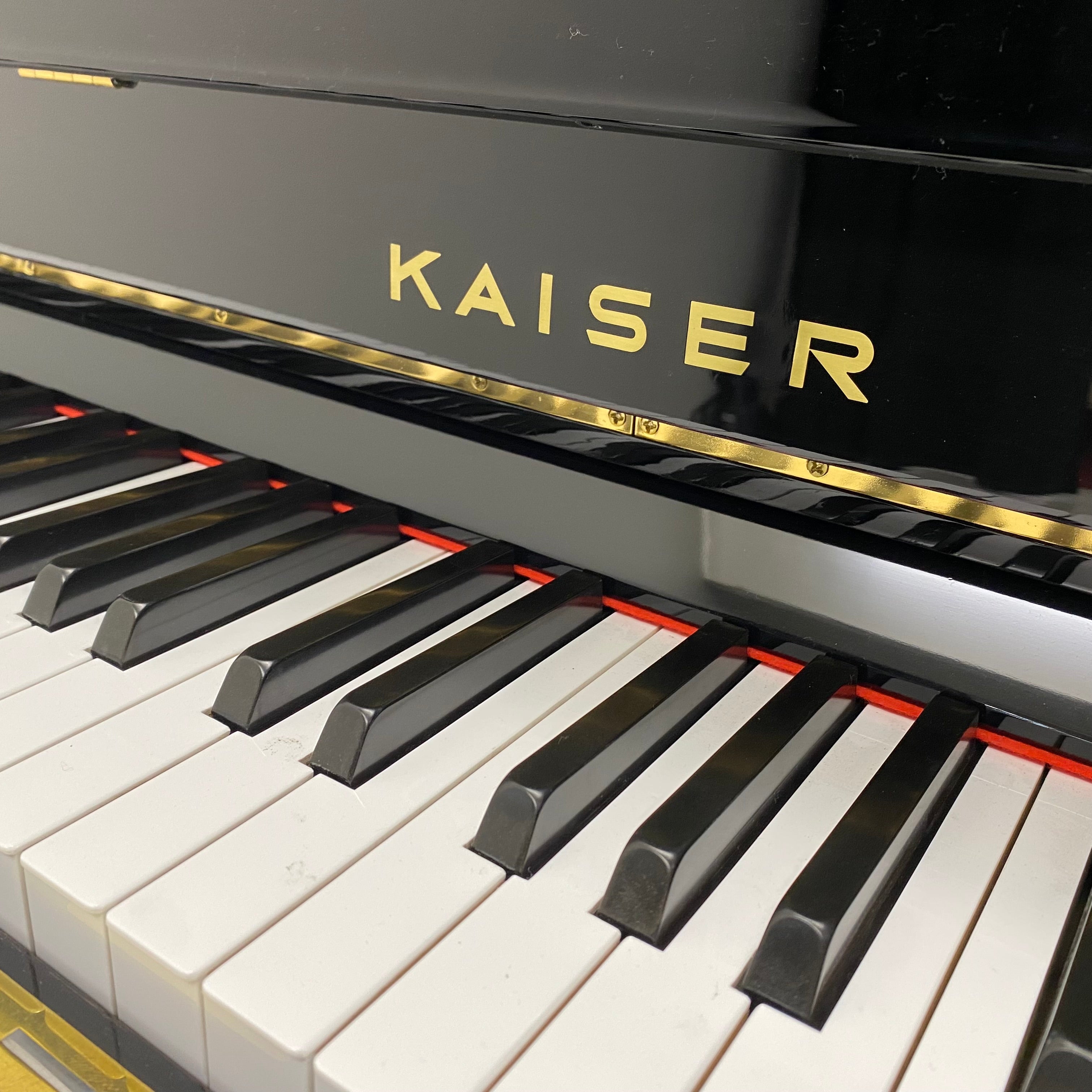 Kaiser 1 (by Yamaha) piano (1980)