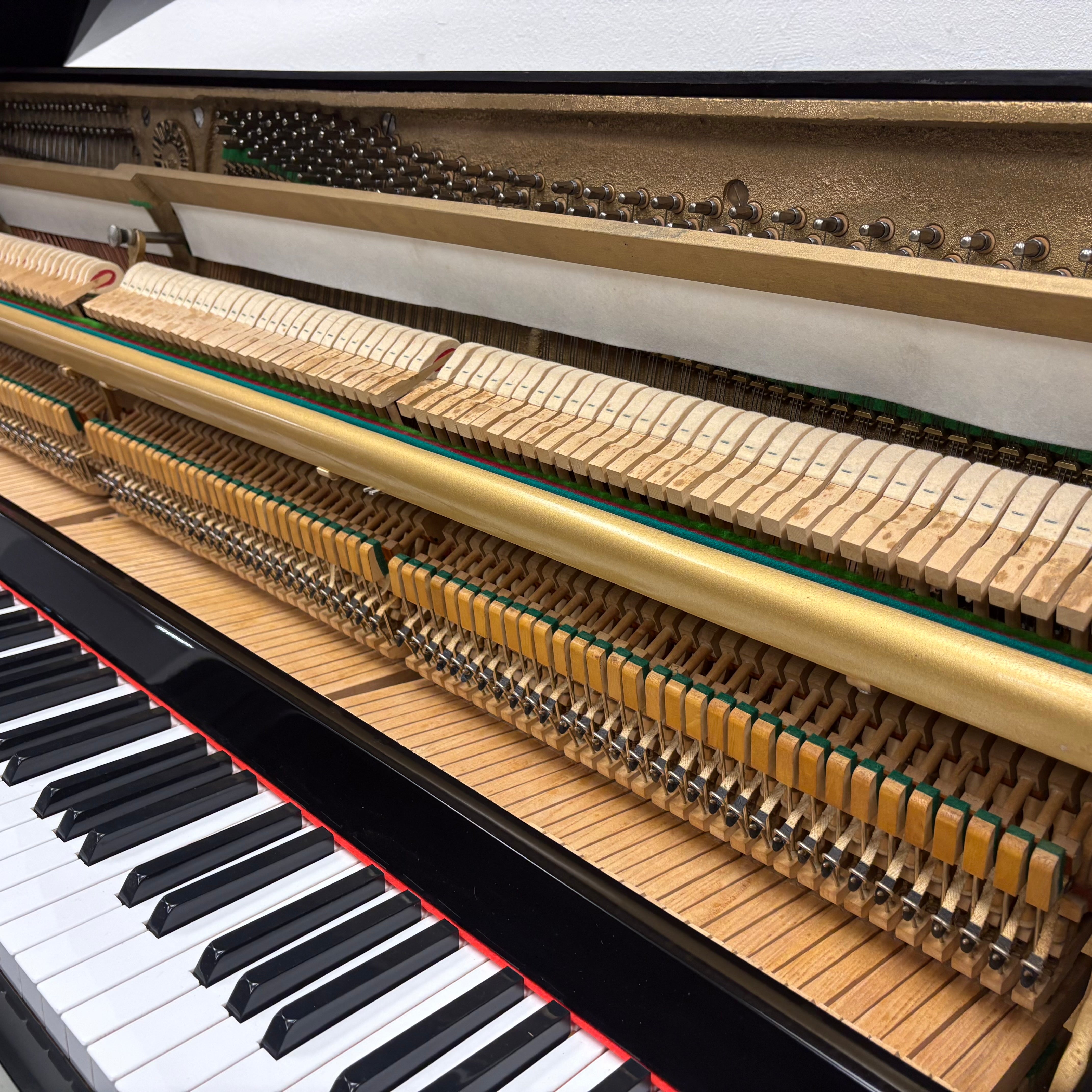 Piano Lindbergh M-105 BP-34