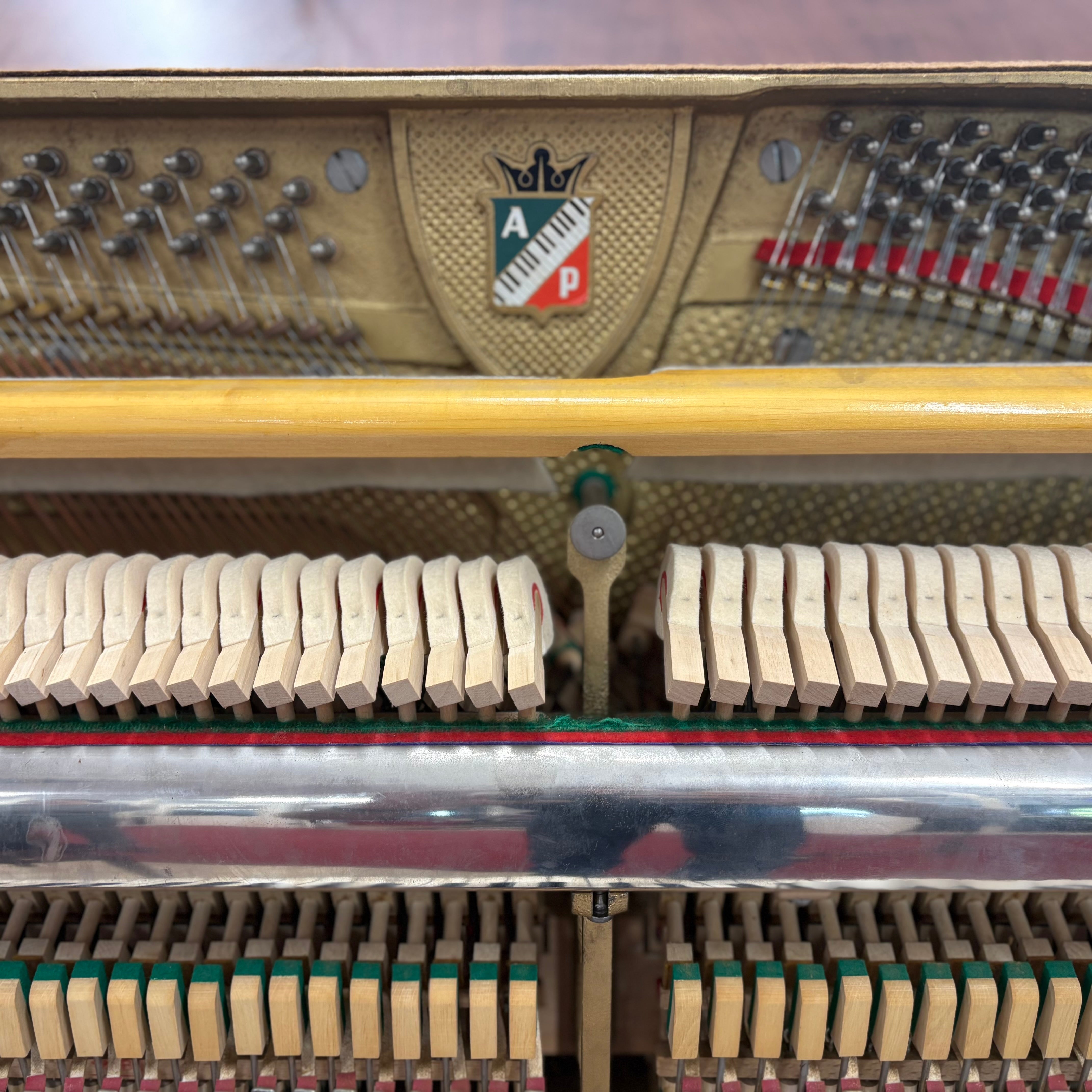 Petrof P 125 piano (1981)