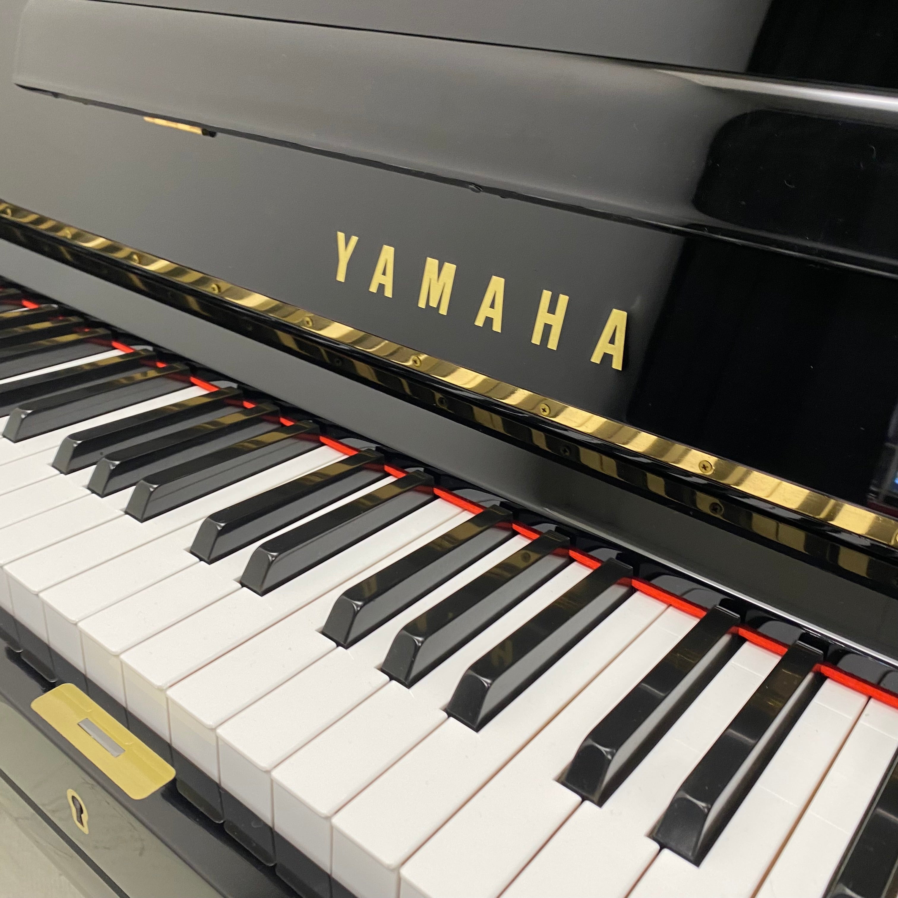 Yamaha U3A piano (1986)