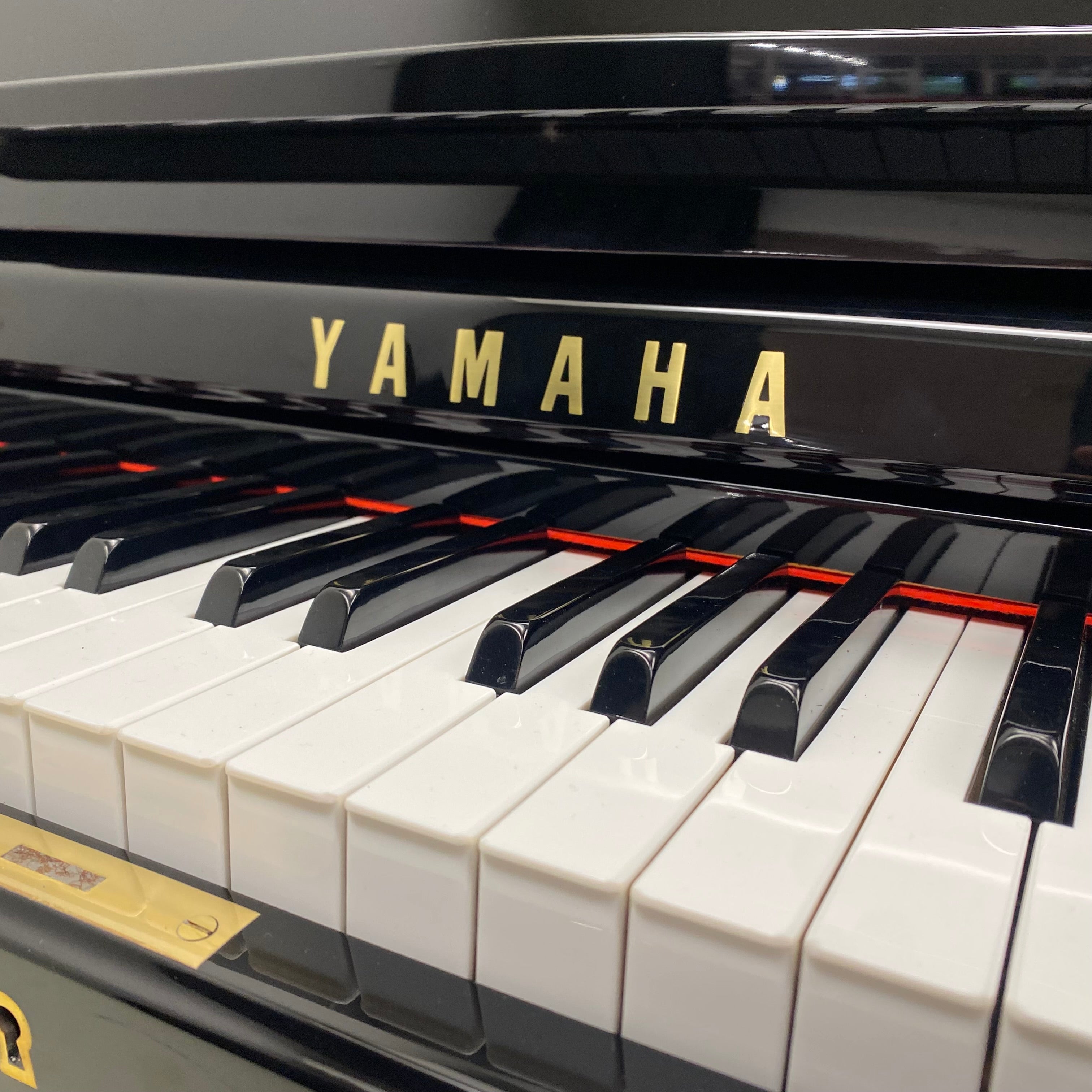 Yamaha 109 piano (1954)