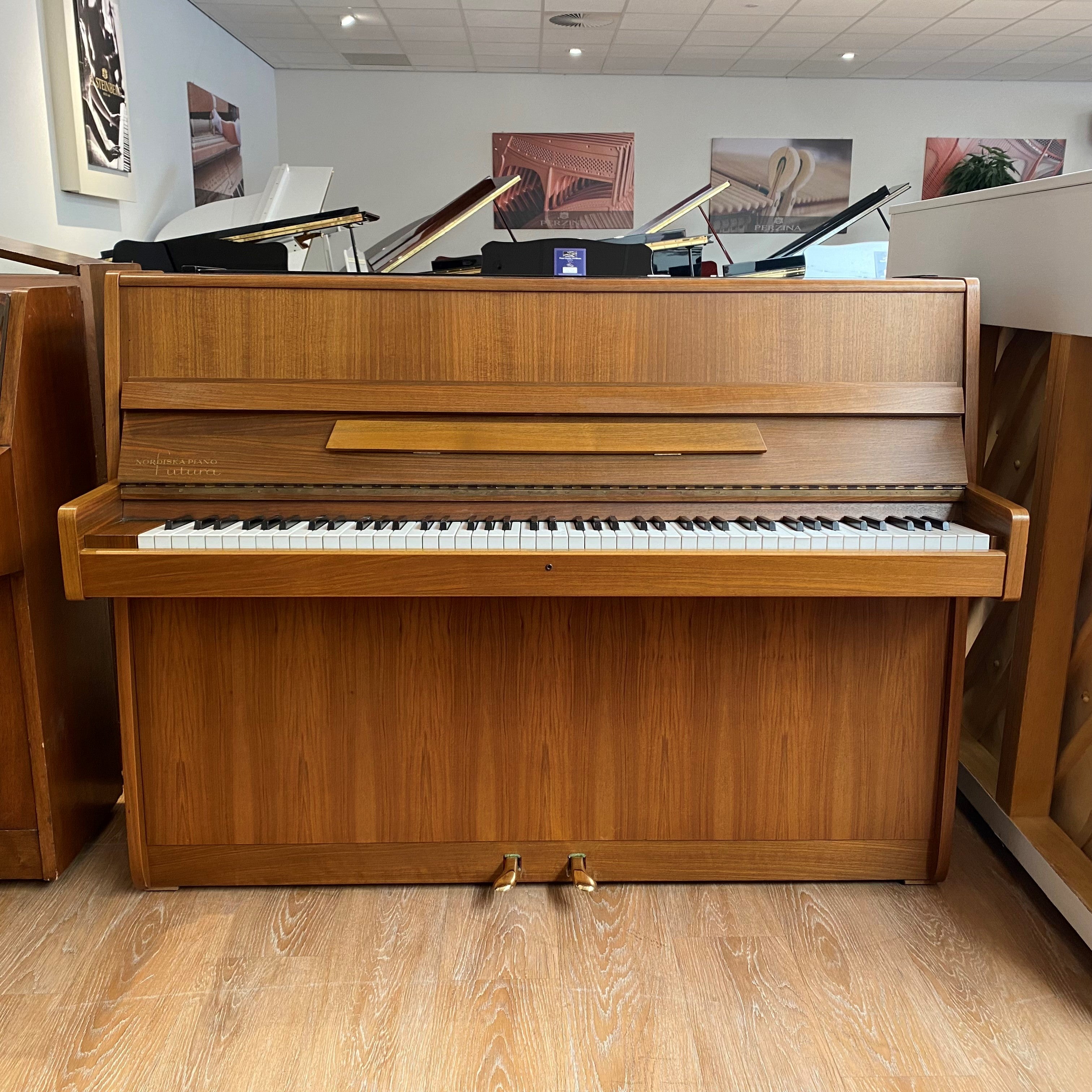 Nordiska 106 piano (1972)