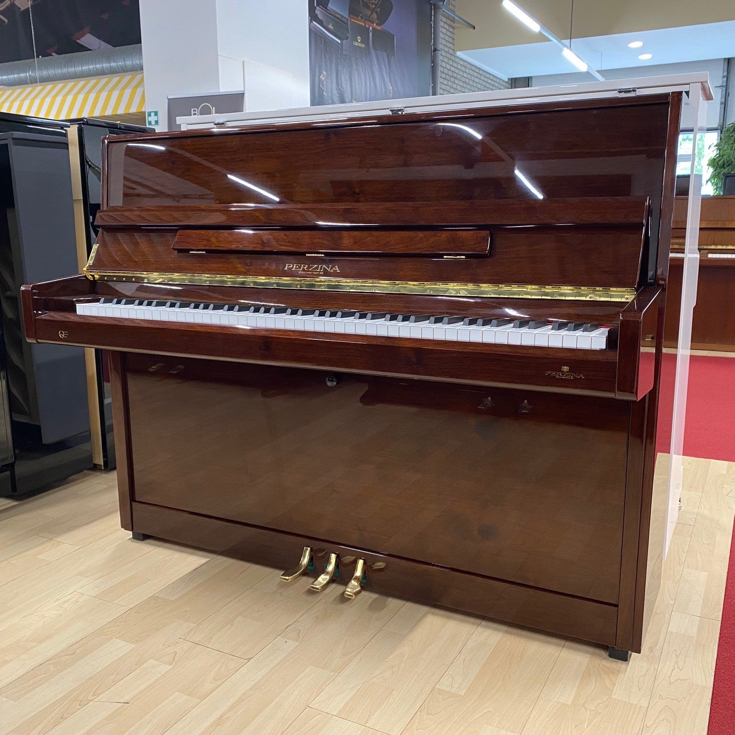 Perzina UP-112 piano, noten