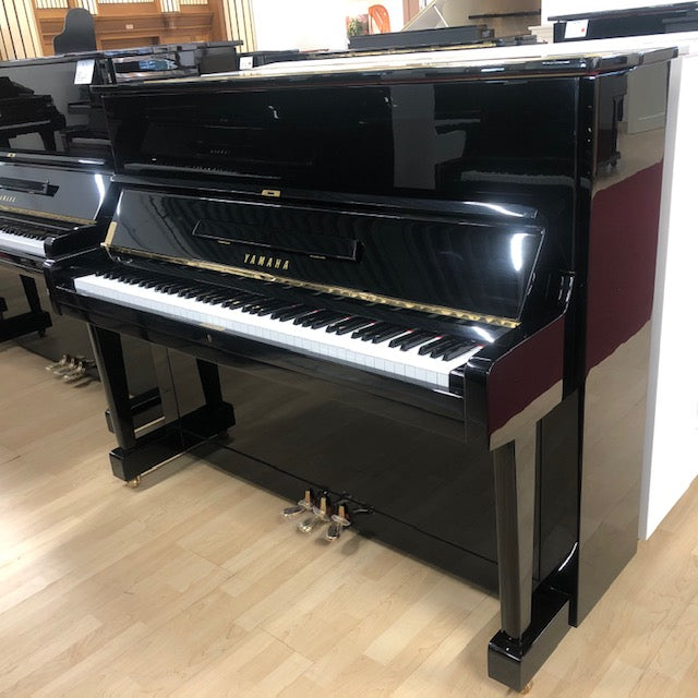 Yamaha U1D Klavier (1962)