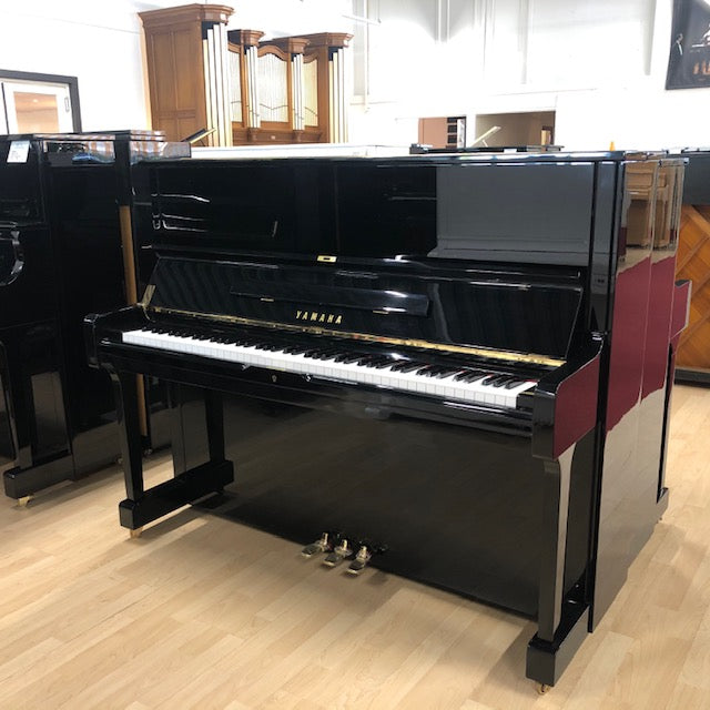 Yamaha U1H piano (1973)