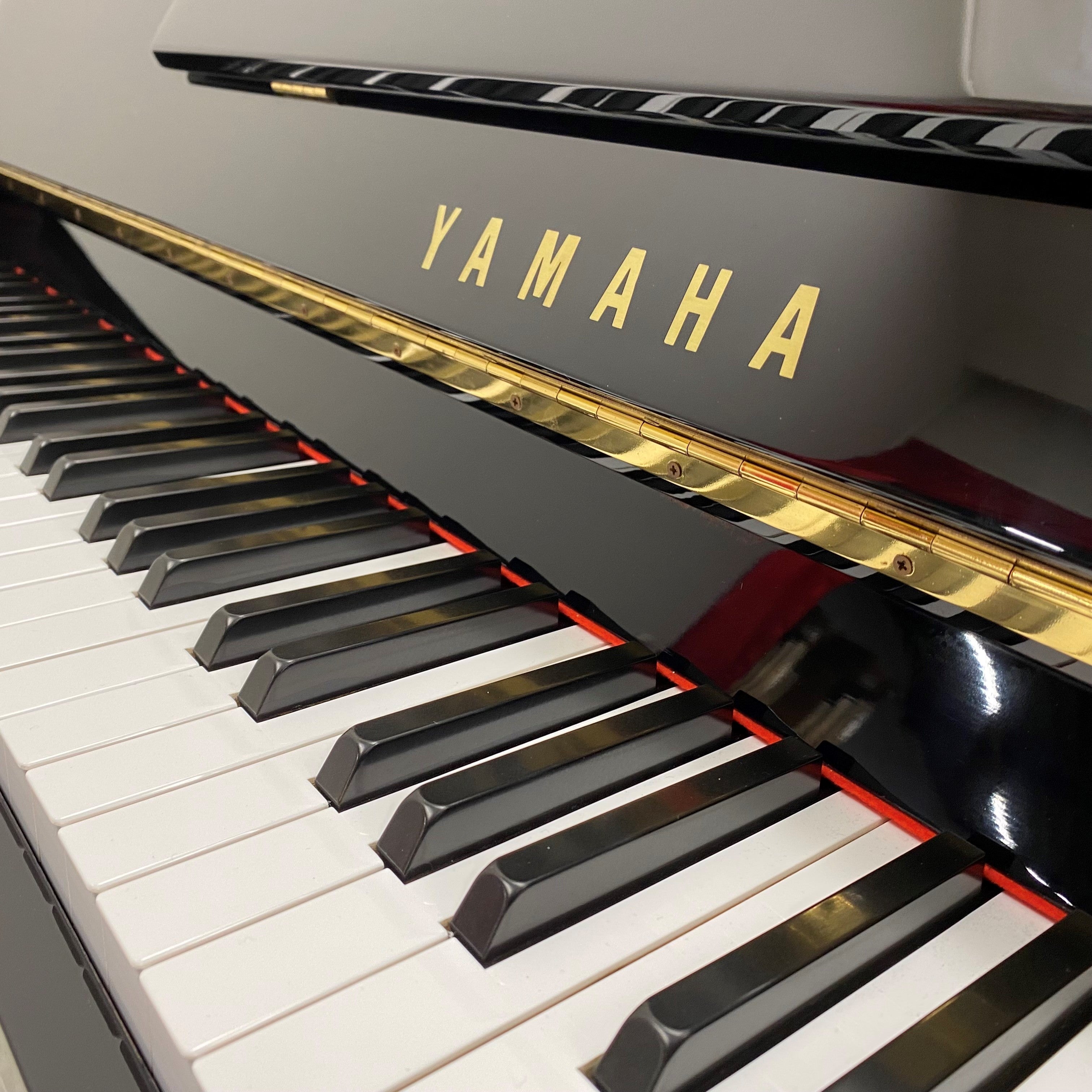 Yamaha LU-101 piano