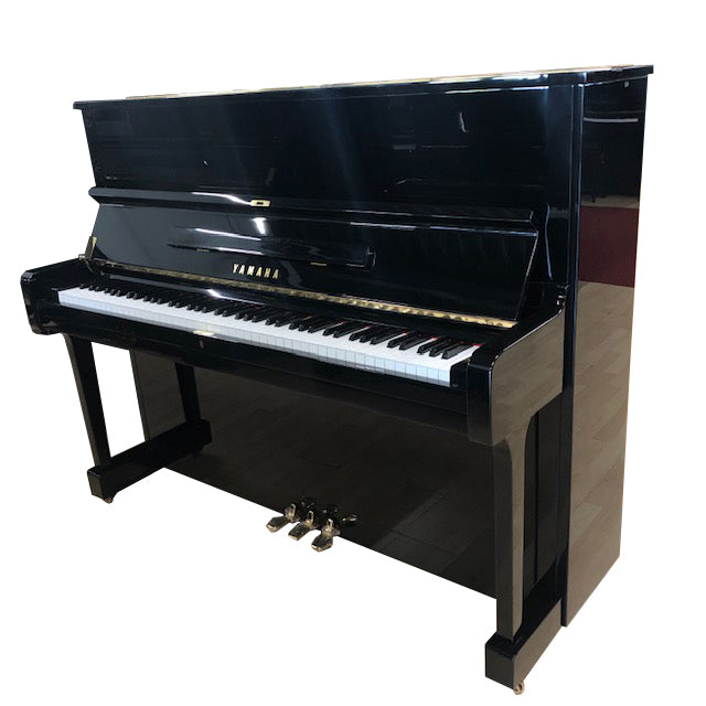 Yamaha U1H piano (1974)