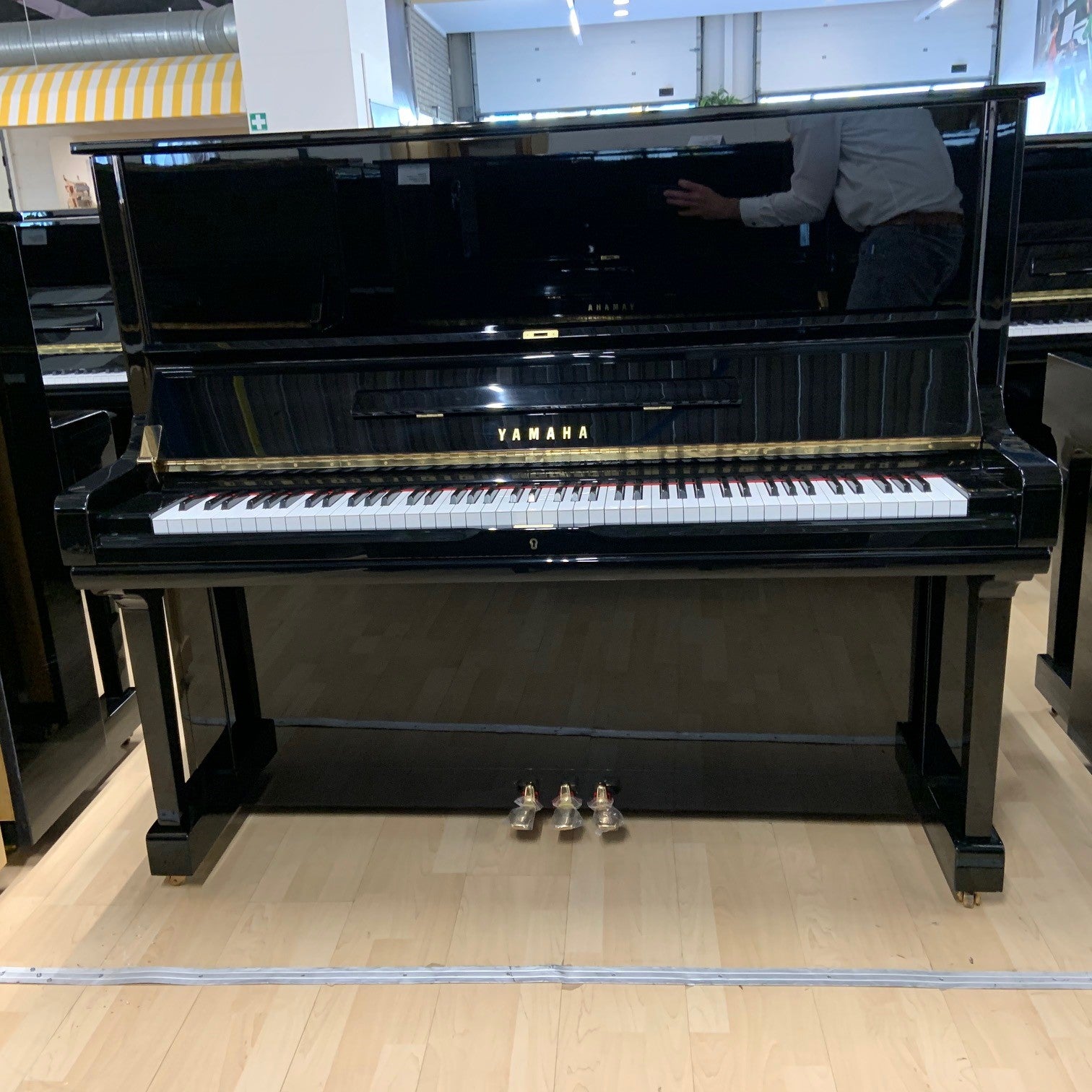 Yamaha U3G Piano