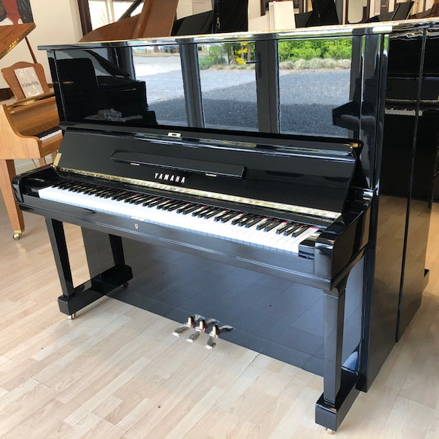 Yamaha U3G piano (1971)