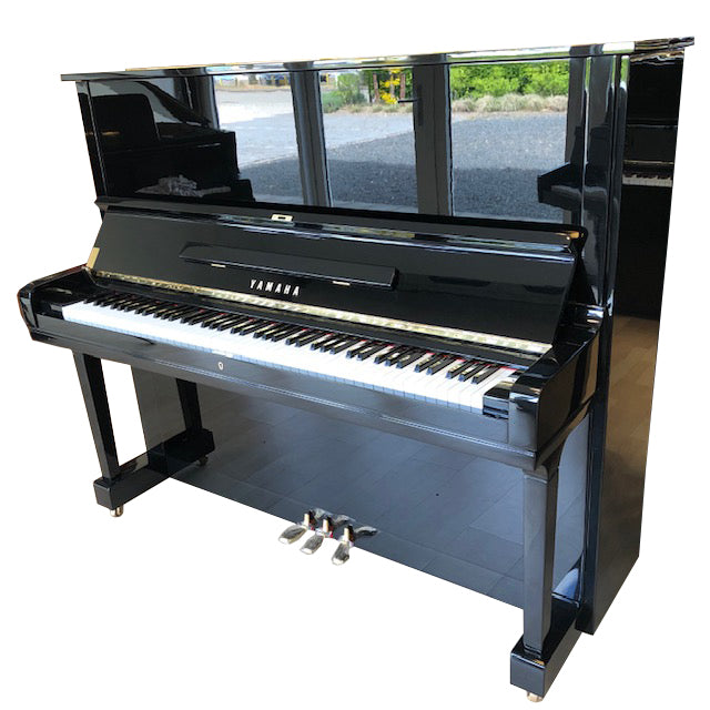 Yamaha U3G piano (1971)