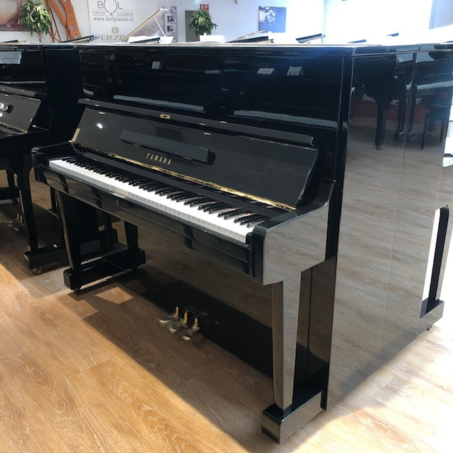 Yamaha U1D piano (1963)