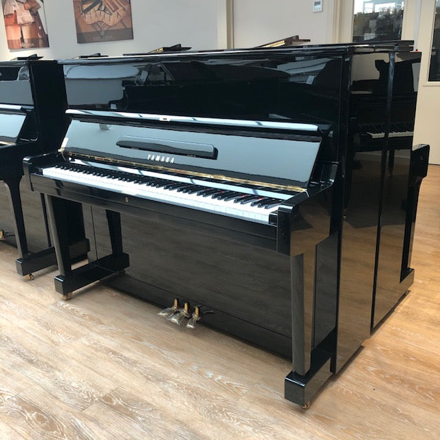 Yamaha U1D Klavier (1964)