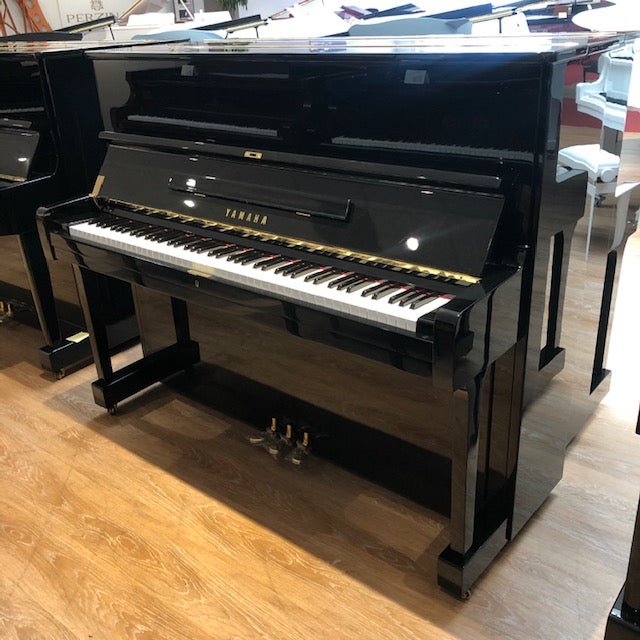 Yamaha U1D Klavier (1967)