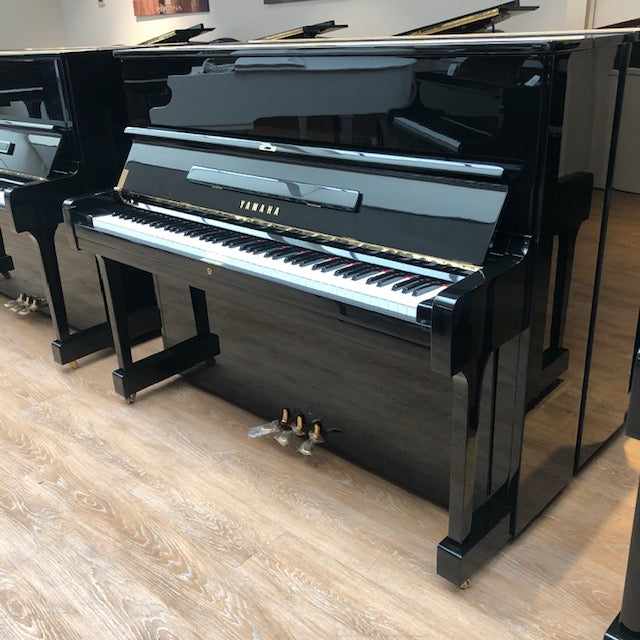 Yamaha U1D Klavier (1967)